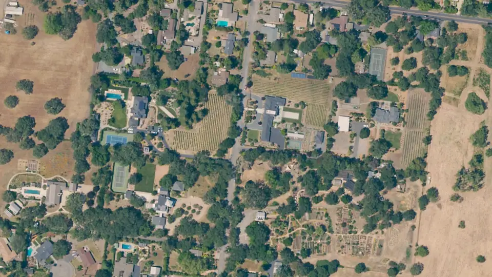 Aerial view of Sonoma Garden Park and its surroundings