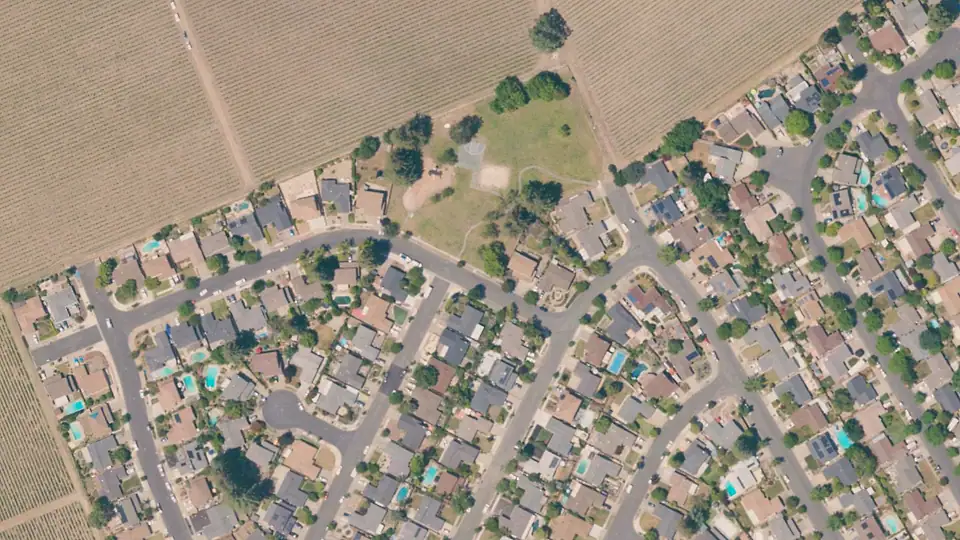 Aerial view of Springwood Park and its surroundings